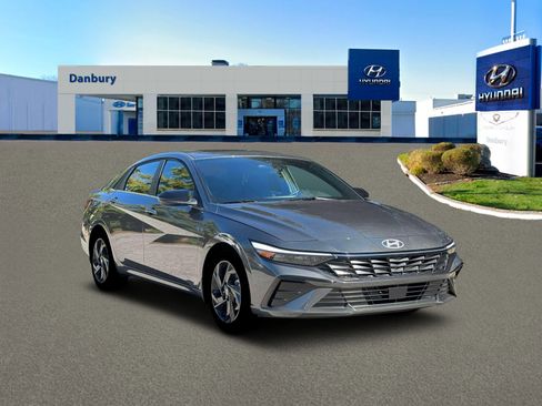 New 2026 Hyundai Elantra SEL Sport Premium w/ Cargo Package FWD image 11