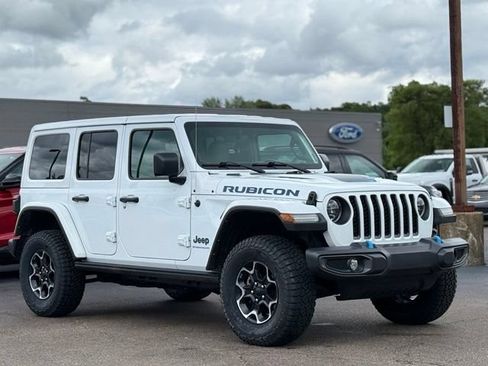 Used 2023 Jeep Wrangler Unlimited Rubicon 4xe w/ Cold Weather Group AWD/4WD image 39