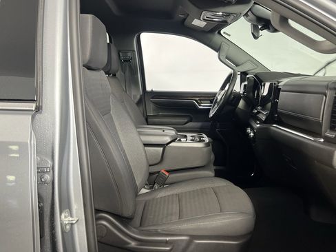 Used 2024 GMC Sierra 1500 SLE image 30