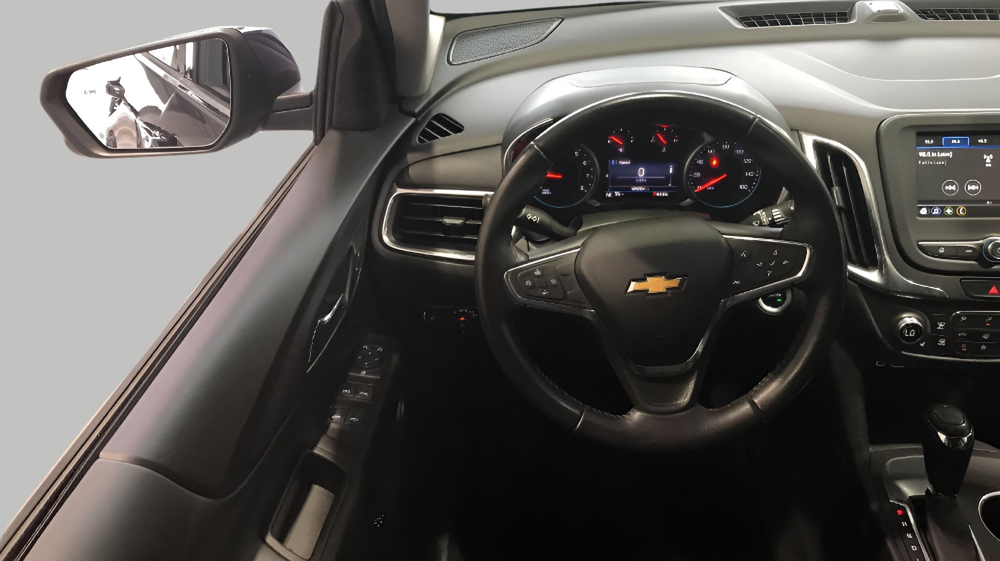 Used 2019 Chevrolet Equinox LT FWD image 4