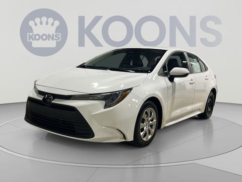 Used 2024 Toyota Corolla LE FWD image 1