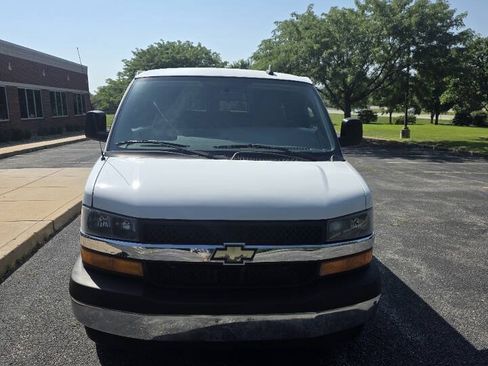Used 2017 Chevrolet Express 3500 LT w/ LT Preferred Equipment Group RWD image 6