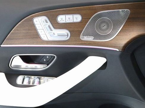 Certified 2025 Mercedes-Benz GLE 450e 4MATIC image 3
