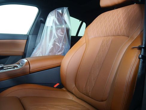 New 2026 BMW X6 xDrive40i w/ Executive Package image 11