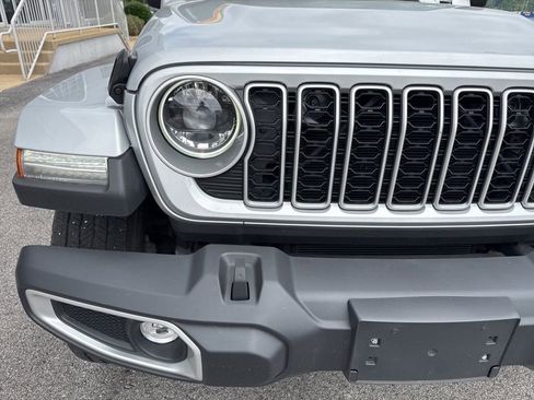 Used 2024 Jeep Wrangler Unlimited Sahara AWD/4WD image 41