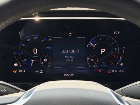 Used 2025 Chevrolet Suburban High Country AWD/4WD image 12