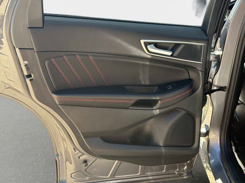 Used 2022 Ford Edge ST-Line AWD/4WD image 12