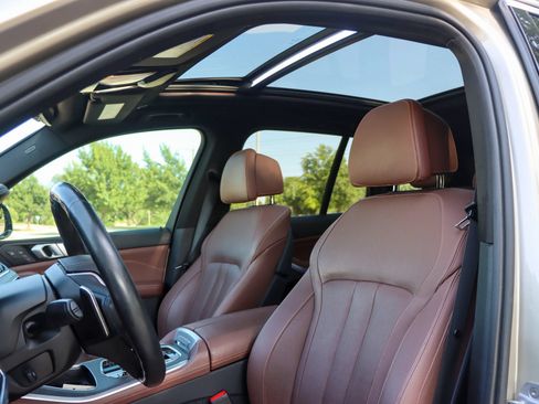 Used 2019 BMW X5 xDrive40i w/ Luxury Seating Package AWD/4WD image 15