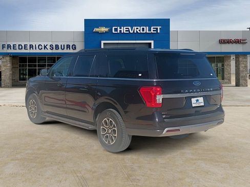Used 2024 Ford Expedition Max XLT image 3
