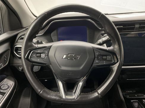 Used 2022 Chevrolet Bolt EUV LT w/ Convenience Package FWD image 15