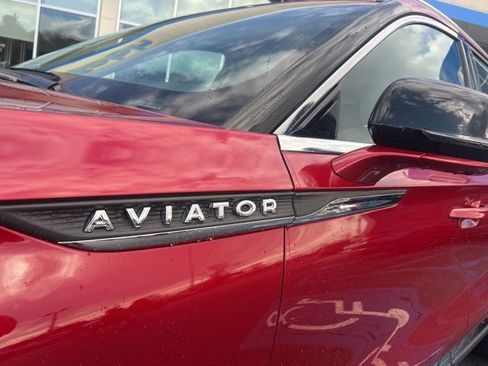 Used 2021 Lincoln Aviator Reserve w/ Equipment Group 202A image 11