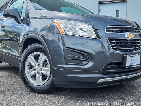 Used 2016 Chevrolet Trax LT FWD image 2