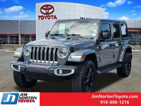 Used 2022 Jeep Wrangler Unlimited Sahara AWD/4WD image 3
