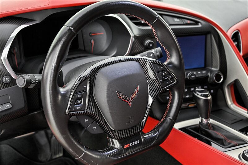 Used 2016 Chevrolet Corvette Z06 w/ 3LZ Preferred Equipment Group RWD image 18