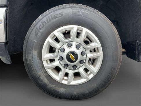 Used 2024 Chevrolet Silverado 2500 LT image 14