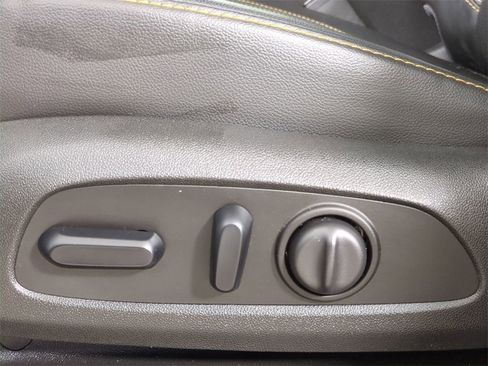 Used 2020 Chevrolet Traverse Premier w/ Redline Edition image 21