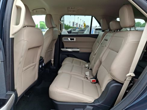 Certified 2023 Ford Explorer Limited w/ Equipment Group 301A AWD/4WD image 9
