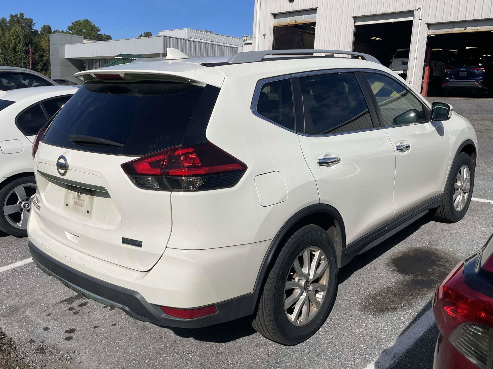 Used 2019 Nissan Rogue S w/ Special Edition Package FWD image 2