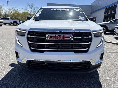Used 2025 GMC Acadia Elevation FWD image 8