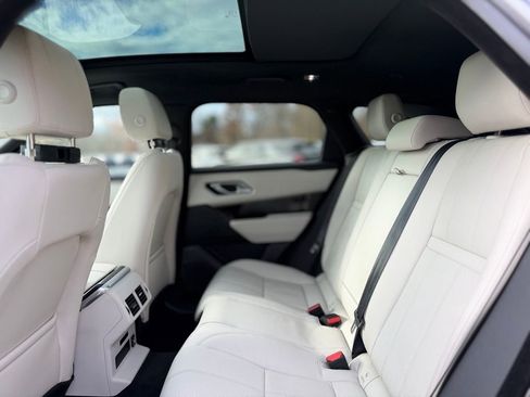 Used 2022 Land Rover Range Rover Velar R-Dynamic S image 22
