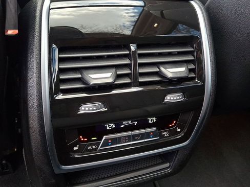 Certified 2025 BMW X7 xDrive40i AWD/4WD image 12