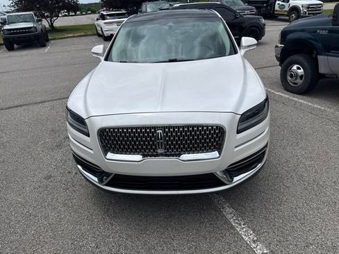 Used 2019 Lincoln Nautilus Select AWD/4WD image 2