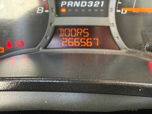 Used 2005 Chevrolet Colorado LS RWD image 16