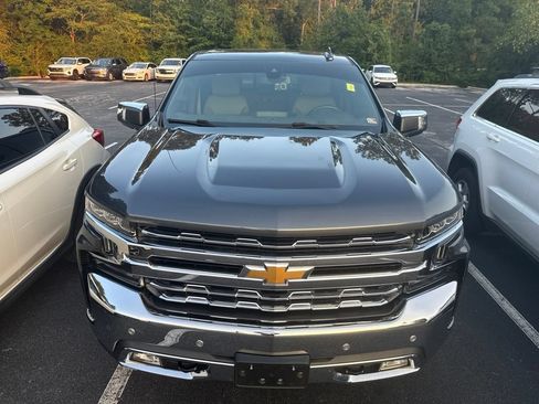 Used 2022 Chevrolet Silverado 1500 LTZ w/ LTZ Premium Package AWD/4WD image 8