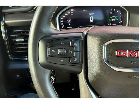 Used 2024 GMC Sierra 2500 AT4 image 21