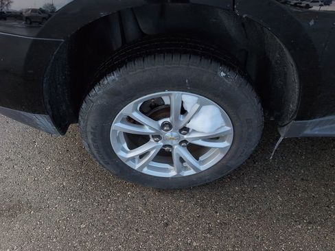 Used 2017 Chevrolet Equinox LT w/ Convenience Package image 9