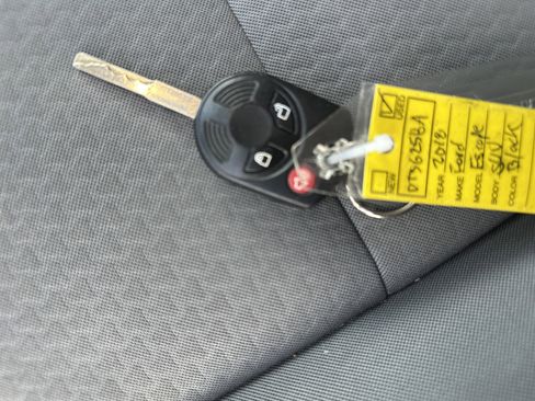 Used 2018 Ford Escape SE image 27