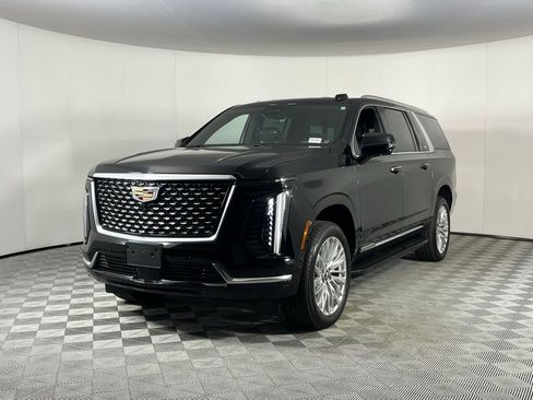 Used 2025 Cadillac Escalade ESV Premium Luxury image 9