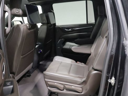 Used 2024 GMC Yukon XL Denali w/ Denali Reserve Package AWD/4WD image 19