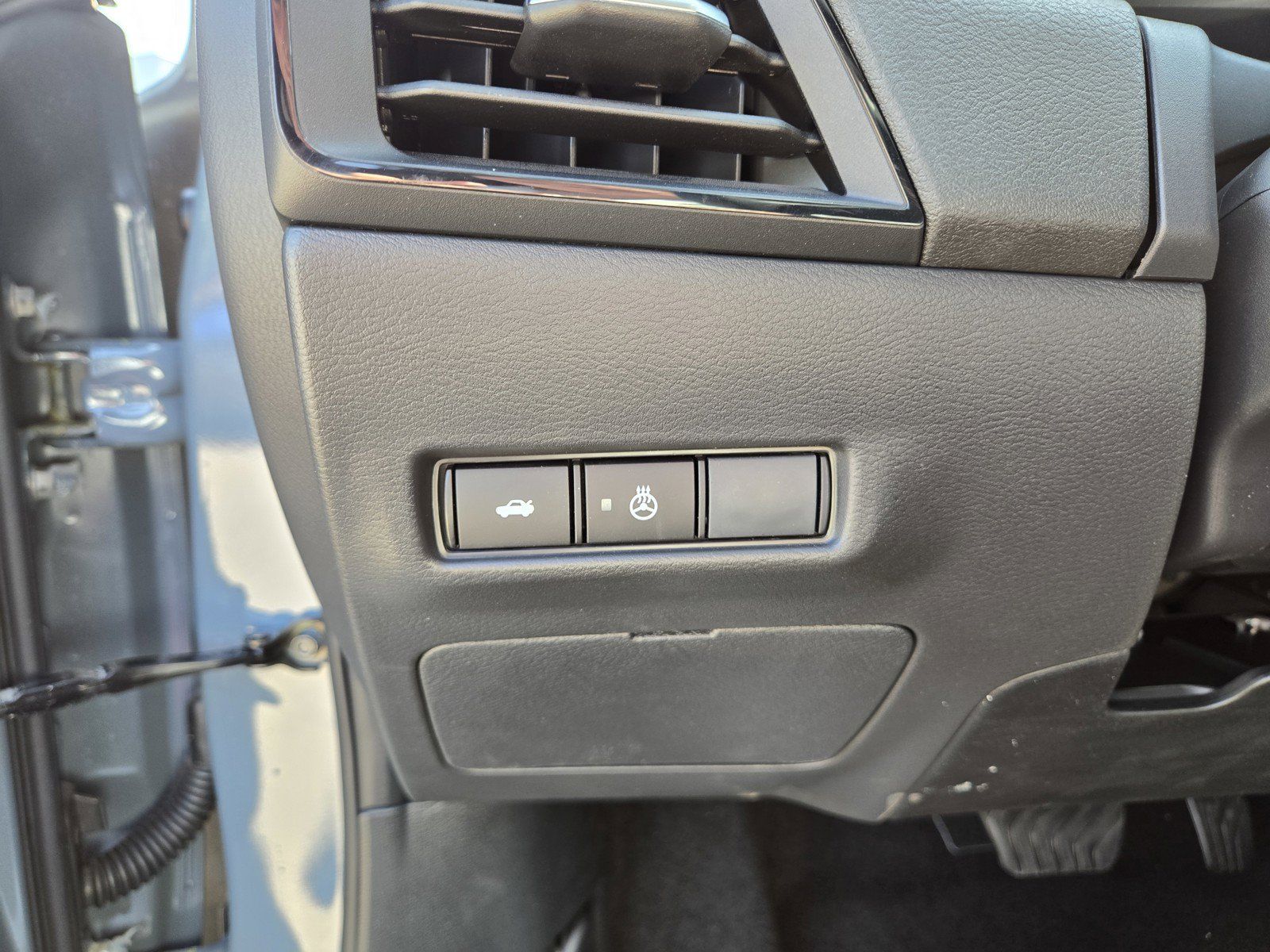 New 2026 Nissan Sentra SR w/ SR All Weather Package FWD image 12