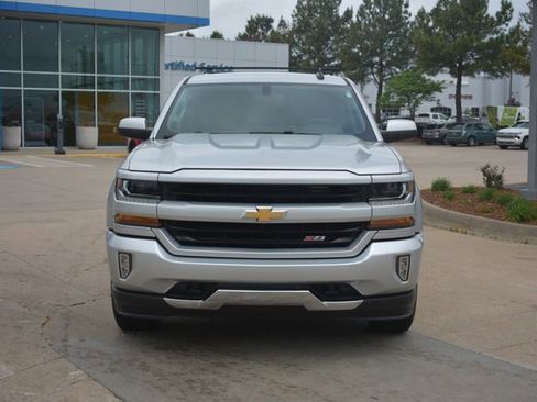 Used 2018 Chevrolet Silverado 1500 LT w/ All Star Edition image 2