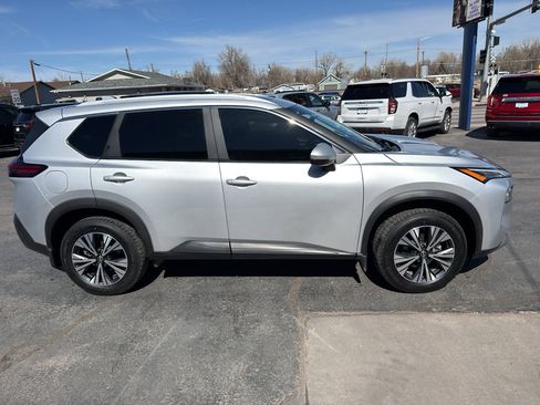 Used 2023 Nissan Rogue SV w/ SV Premium Package image 5