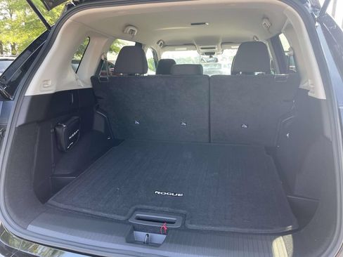 Used 2025 Nissan Rogue S FWD image 11