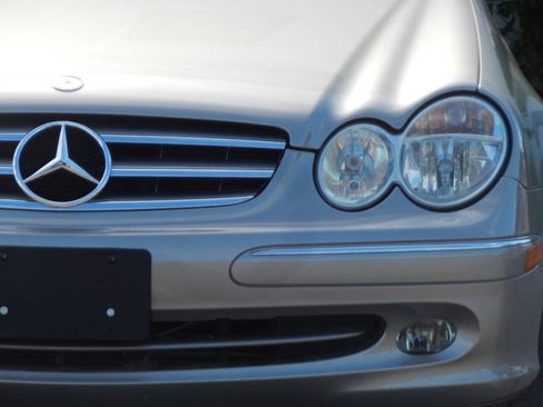 Used 2005 Mercedes-Benz CLK 320 Cabriolet image 9