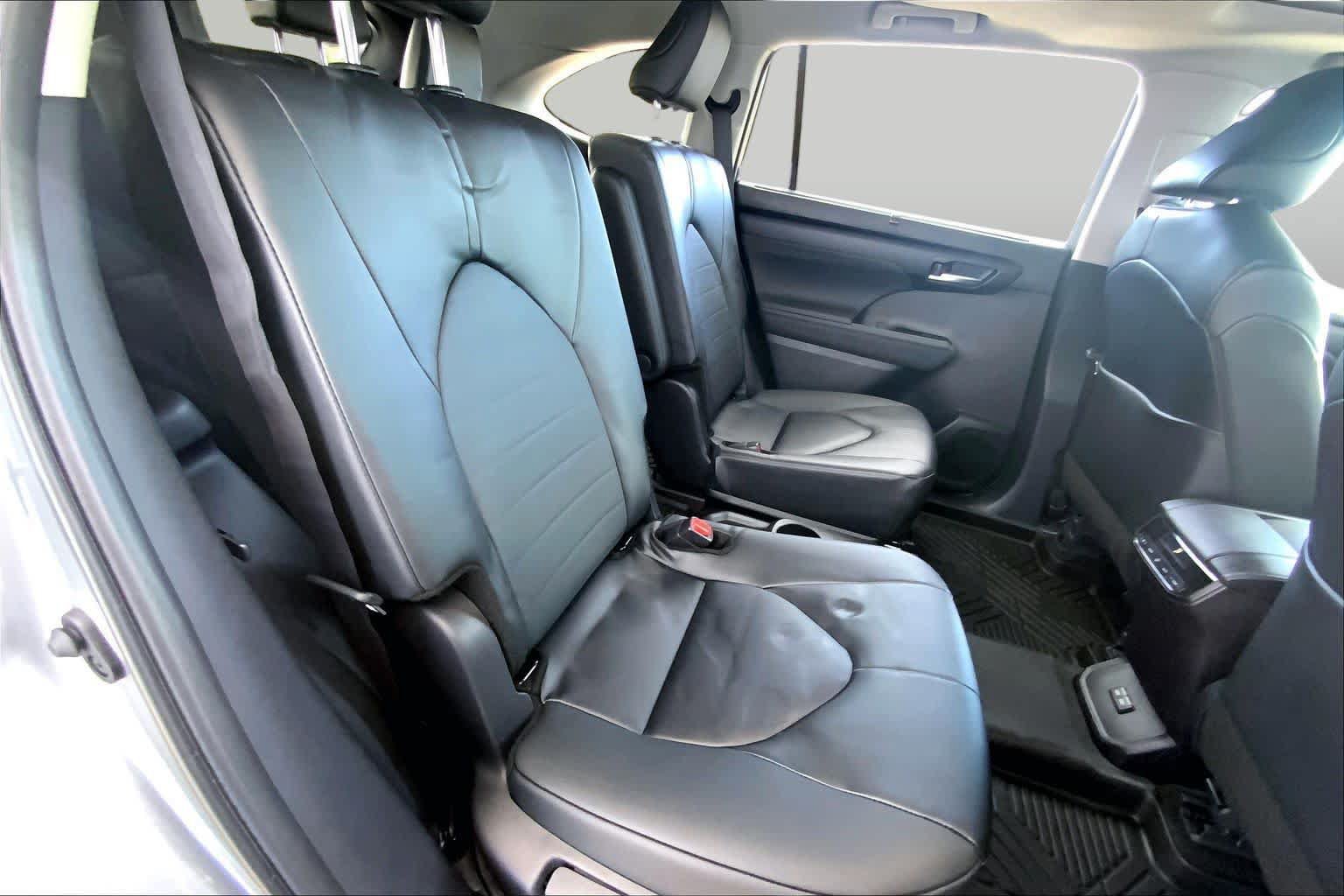 Used 2026 Toyota Highlander XLE AWD/4WD image 18