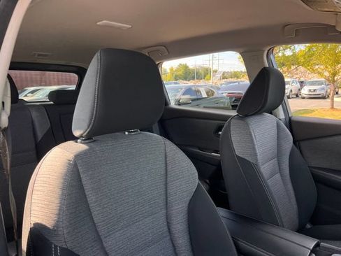 Used 2021 Nissan Rogue SV FWD image 30