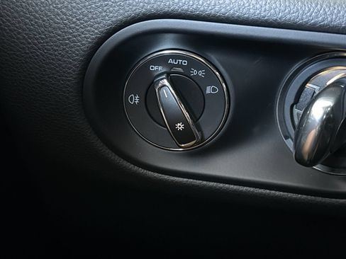 Certified 2026 Porsche Macan AWD/4WD image 30