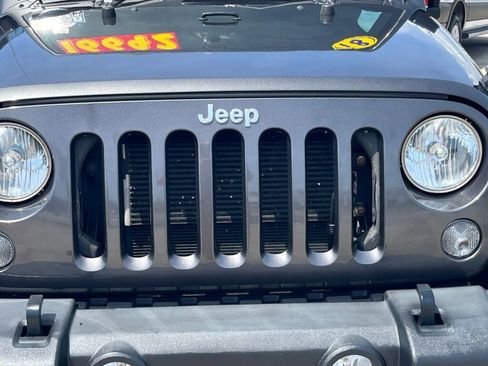 Used 2018 Jeep Wrangler Sport AWD/4WD image 9