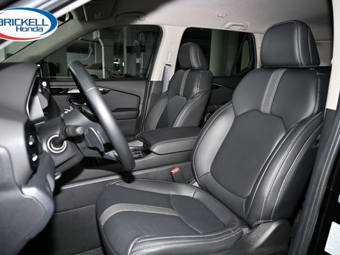 Certified 2025 Honda Pilot EX-L image 6