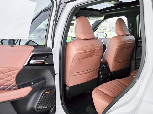 New 2026 Mitsubishi Outlander SEL FWD image 19