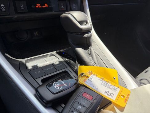 Used 2025 Toyota RAV4 XLE Premium w/ Weather Package FWD image 9