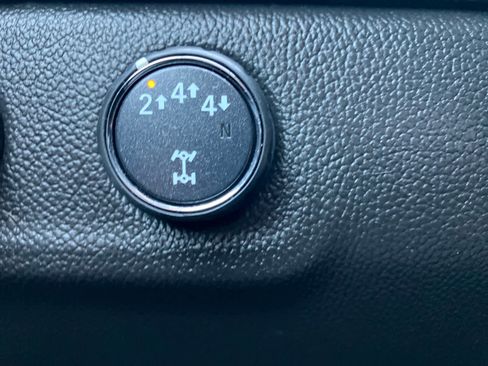 Used 2019 Chevrolet Colorado W/T image 14