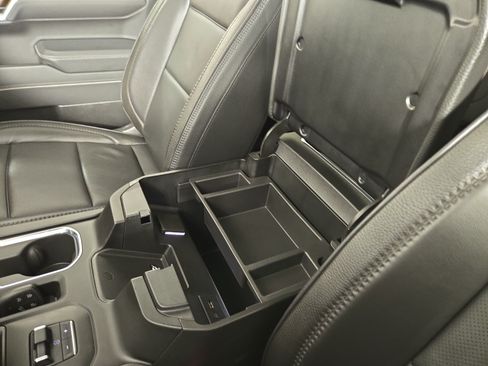Used 2025 GMC Sierra 1500 Denali AWD/4WD image 27