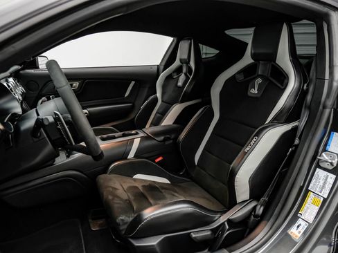 Used 2020 Ford Mustang Shelby GT500 w/ Technology Package RWD image 39
