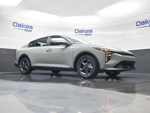 Certified 2026 Kia K4 FWD image 35