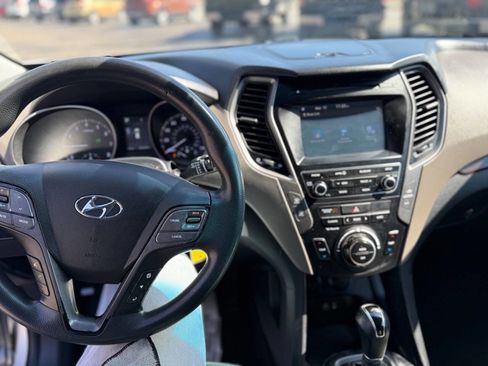 Used 2017 Hyundai Santa Fe Sport FWD image 17